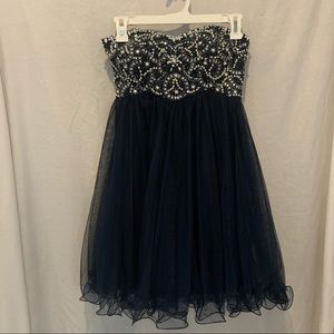 Strapless short formal dress. Homecoming or prom
